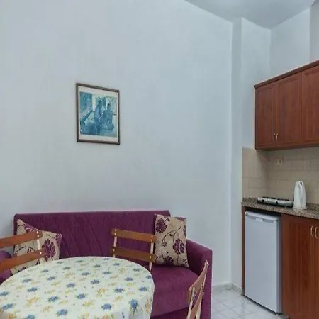 Aparthotel The S &