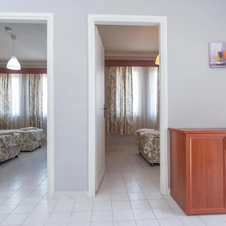 The S & Aparthotel